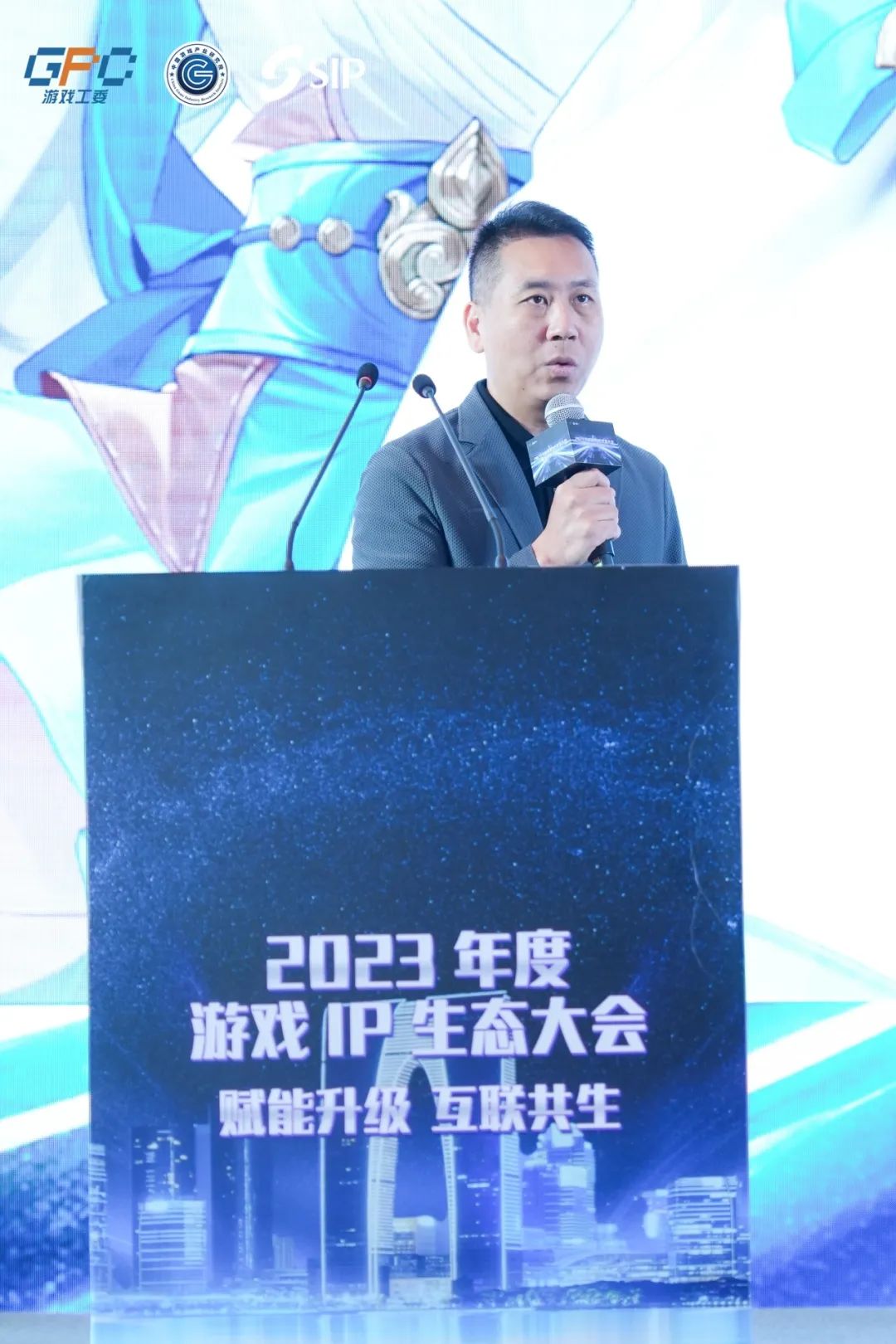 和平精英透视是什么样子的_和平精英怎么开人物透视_何平精英透视